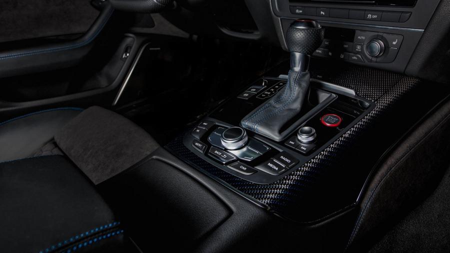 Детали интерьера Audi RS6 Avant by Vilner (4G, C7) 2019 года  (фото 6 из 9)
